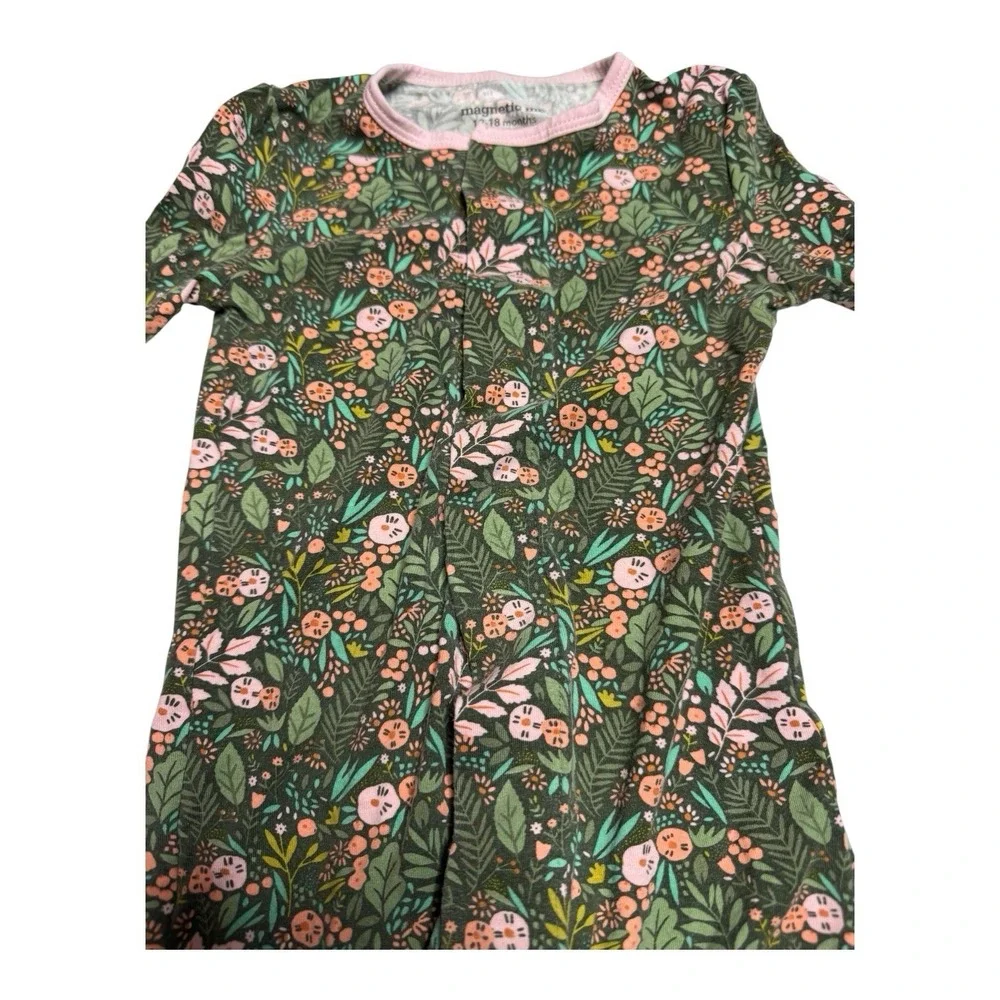 Girl's Magnetic Me Sleeper 12-18 Months Green Pink Trim Floral Print 22-27 Lbs